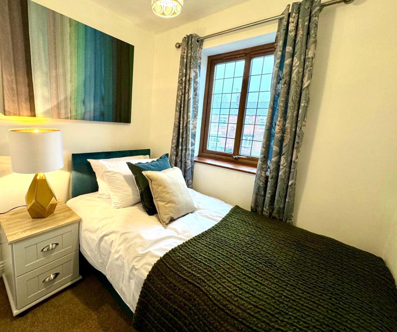 3Br House Ossett-Wakefield, Free Parking 3 Cars Wi Fi Long Stays Dış mekan fotoğraf