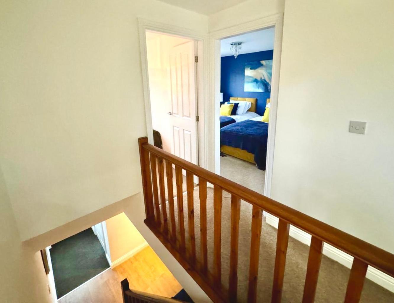 3Br House Ossett-Wakefield, Free Parking 3 Cars Wi Fi Long Stays Dış mekan fotoğraf