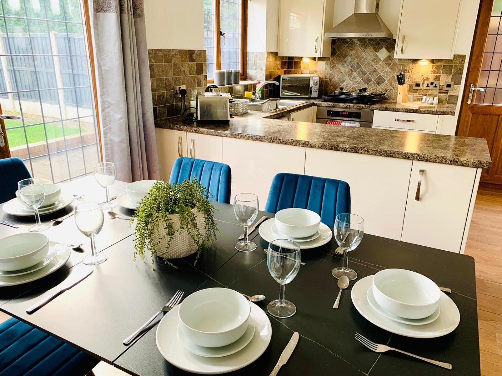 3Br House Ossett-Wakefield, Free Parking 3 Cars Wi Fi Long Stays Dış mekan fotoğraf