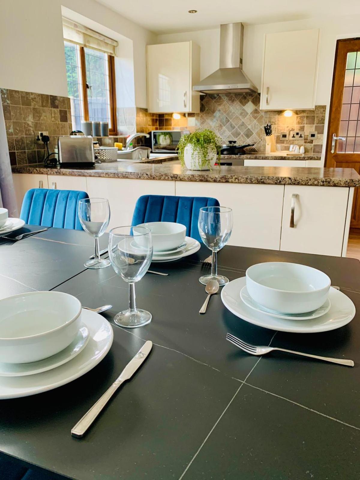 3Br House Ossett-Wakefield, Free Parking 3 Cars Wi Fi Long Stays Dış mekan fotoğraf