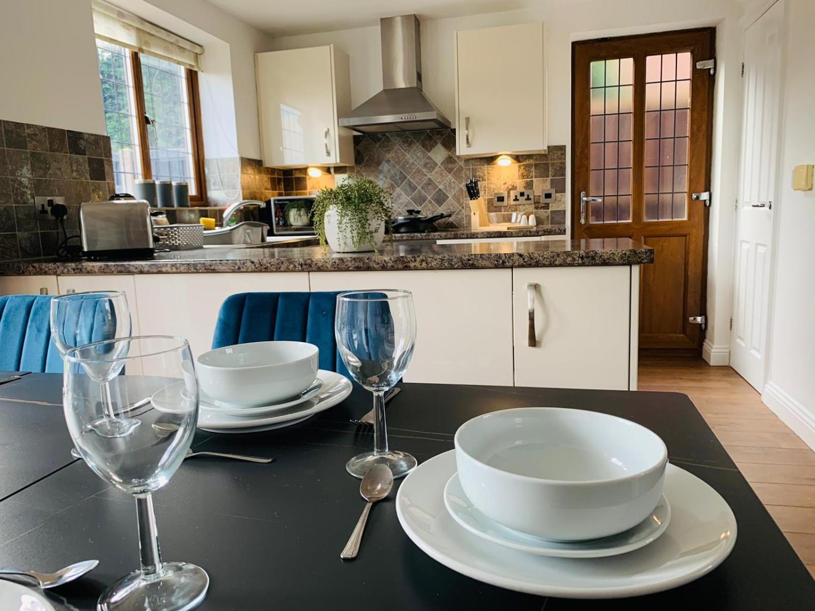 3Br House Ossett-Wakefield, Free Parking 3 Cars Wi Fi Long Stays Dış mekan fotoğraf