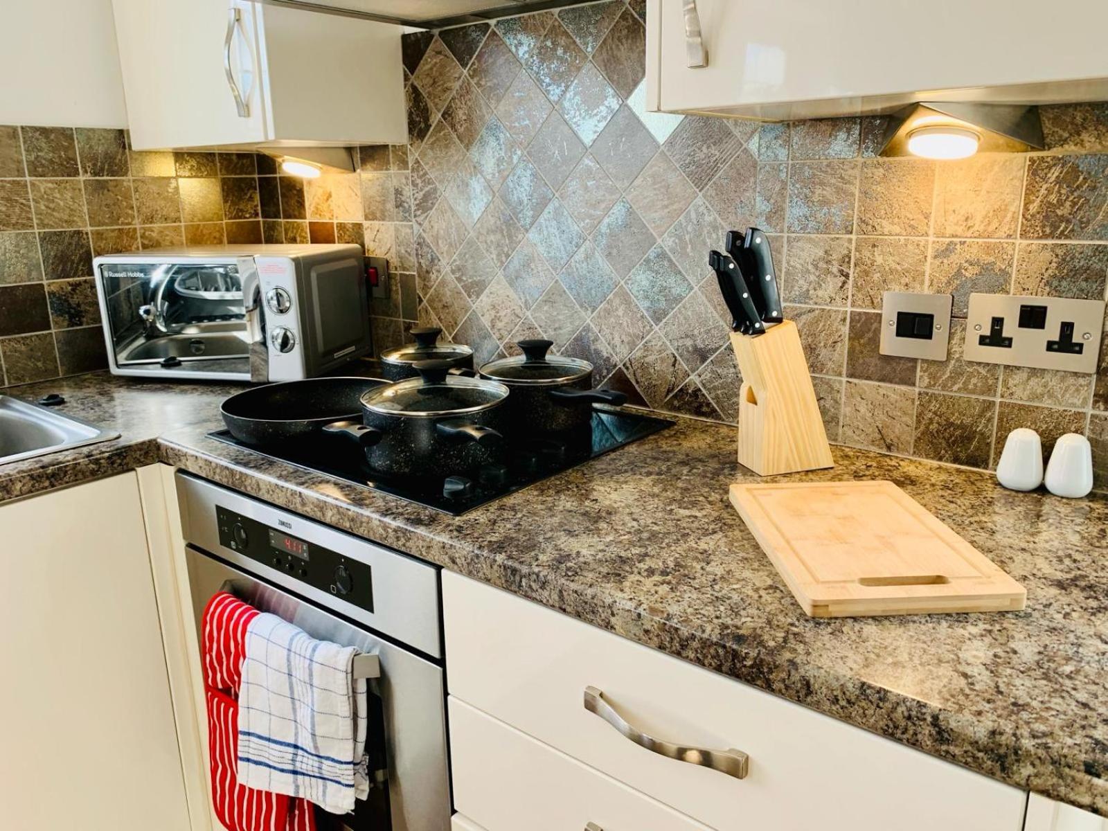 3Br House Ossett-Wakefield, Free Parking 3 Cars Wi Fi Long Stays Dış mekan fotoğraf